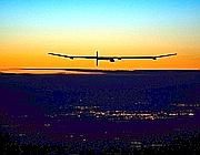 Il Solar Impulse durante il test di volo notturno effettuato, in Svizzera, tra il 7 e l'8 luglio.