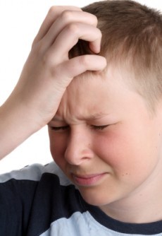 Il mal di testa che affligge molti bambini passa con il tempo.