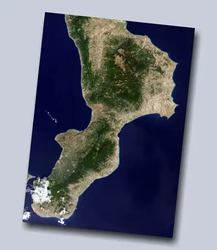 Calabria vista desde el espacio en alta resolución