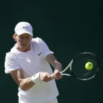 L'italiano Sinner affronta Djokovic in semifinale a Wimbledon / Foto: betarena.com